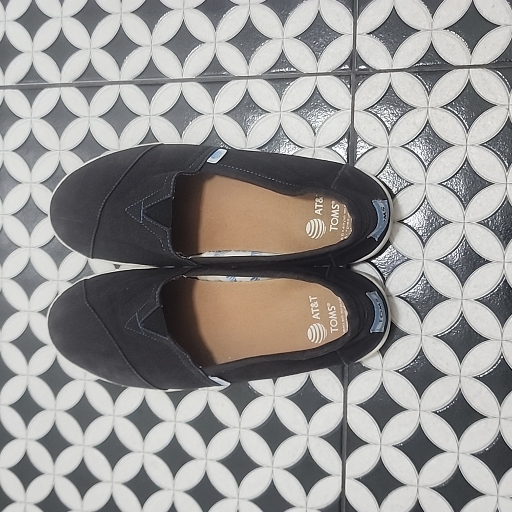 Tom's Woman's Black Canvas Sneakers